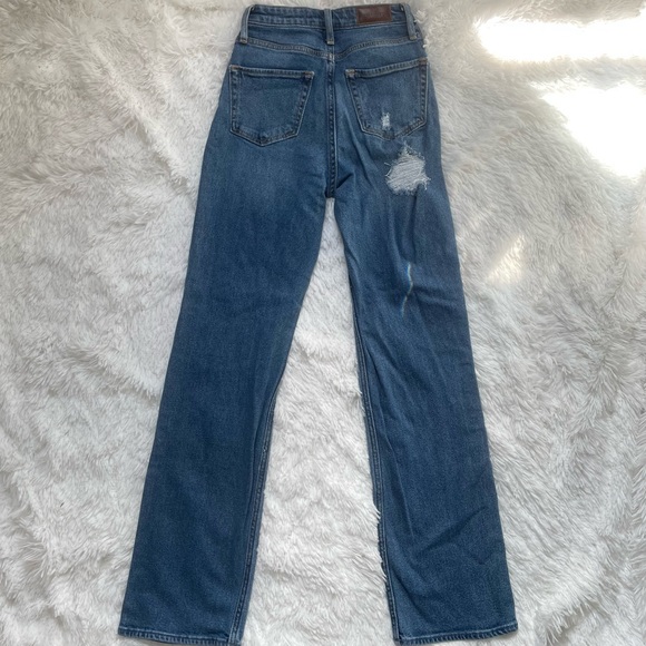 NWOT Hollister Ultra Hi-Rise Dad Jeans - Picture 2 of 5